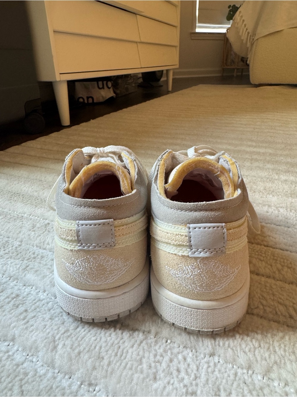 Nike Low-Top Sneakers in White and Beige Suede - Picture 3 of 4